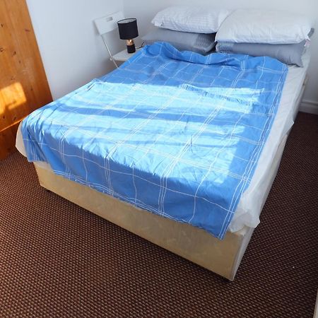 Many Worlds Meet - Eurostar, Wimbledon 30 Mins, Central London, Gatwick 15 Mins - Spacious, Sleeps Up To 16 Plus Cot - Free Wifi, Parking - Next To Lloyd Park, Great For Families, Walkers, Relocators - Ideal For Contractors Croydon Bagian luar foto
