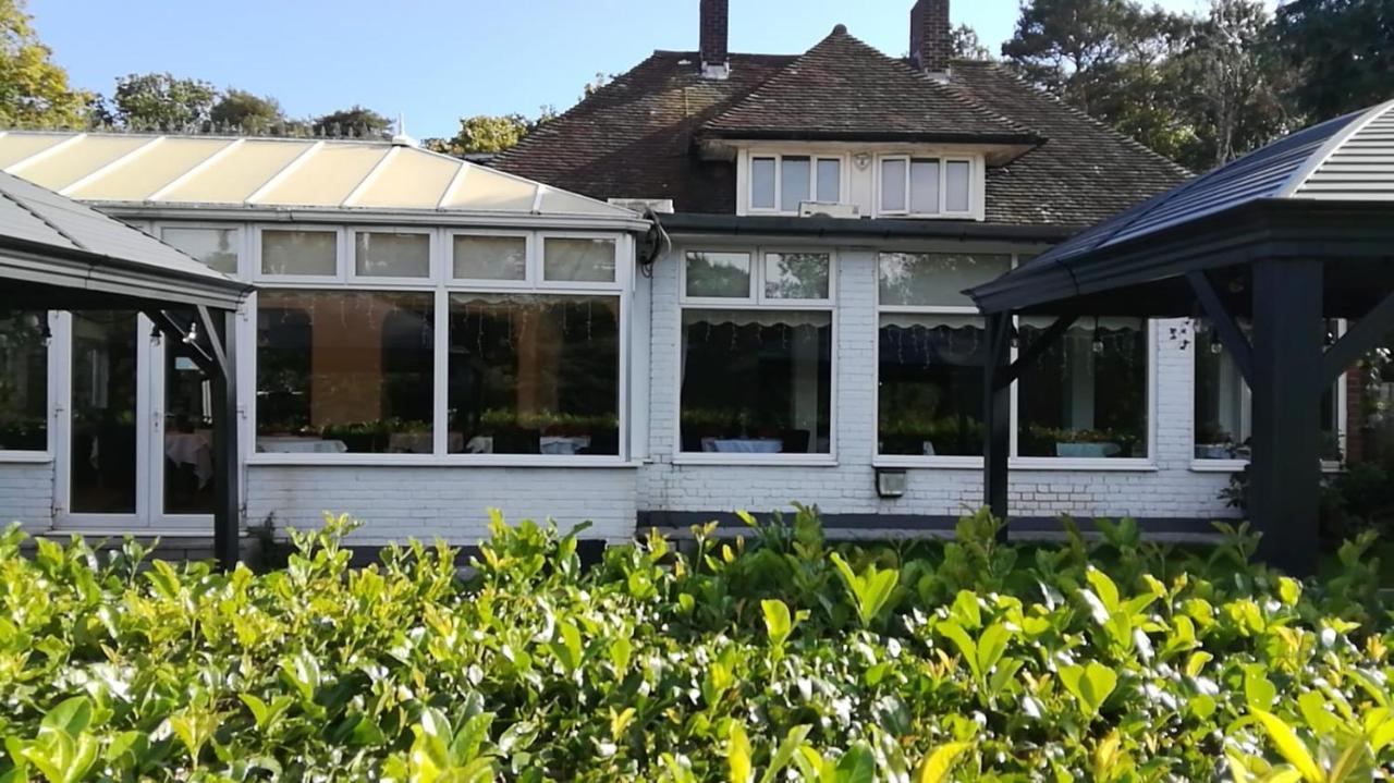 Many Worlds Meet - Eurostar, Wimbledon 30 Mins, Central London, Gatwick 15 Mins - Spacious, Sleeps Up To 16 Plus Cot - Free Wifi, Parking - Next To Lloyd Park, Great For Families, Walkers, Relocators - Ideal For Contractors Croydon Bagian luar foto