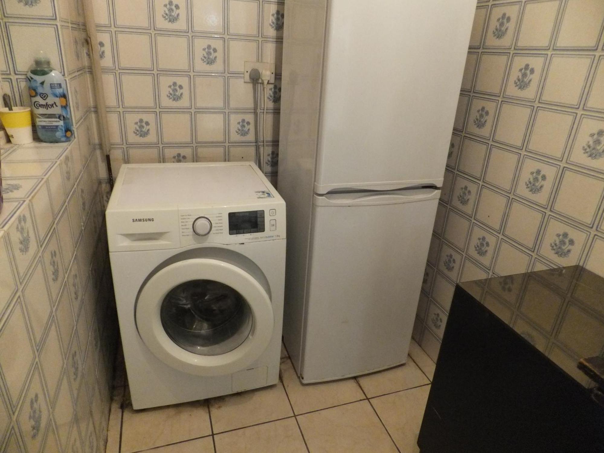 Many Worlds Meet - Eurostar, Wimbledon 30 Mins, Central London, Gatwick 15 Mins - Spacious, Sleeps Up To 16 Plus Cot - Free Wifi, Parking - Next To Lloyd Park, Great For Families, Walkers, Relocators - Ideal For Contractors Croydon Bagian luar foto