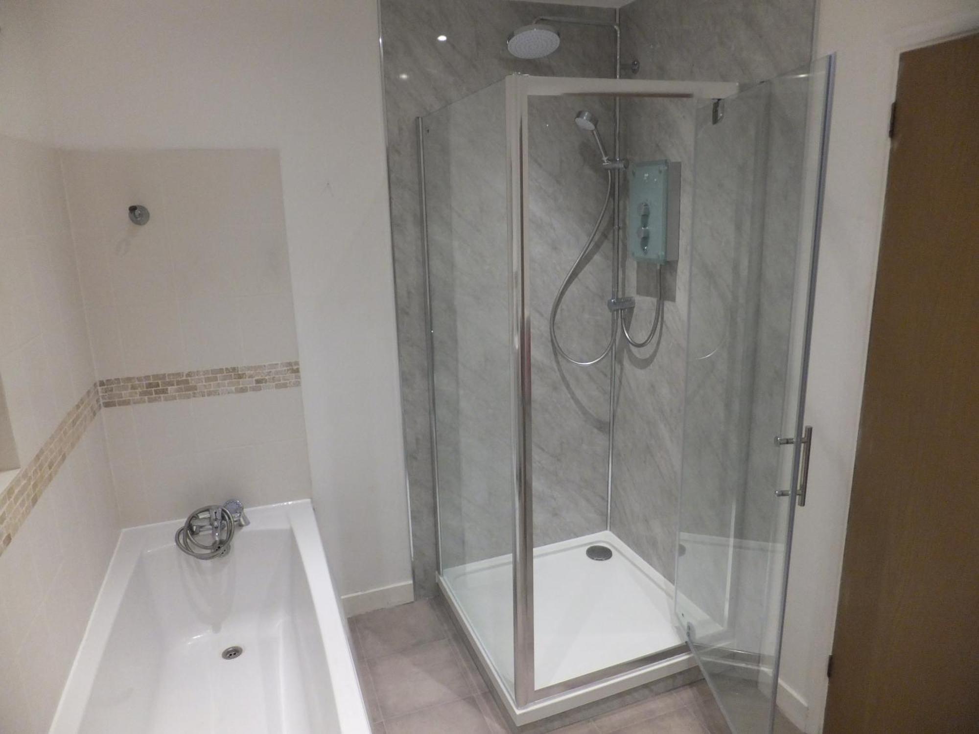 Many Worlds Meet - Eurostar, Wimbledon 30 Mins, Central London, Gatwick 15 Mins - Spacious, Sleeps Up To 16 Plus Cot - Free Wifi, Parking - Next To Lloyd Park, Great For Families, Walkers, Relocators - Ideal For Contractors Croydon Bagian luar foto