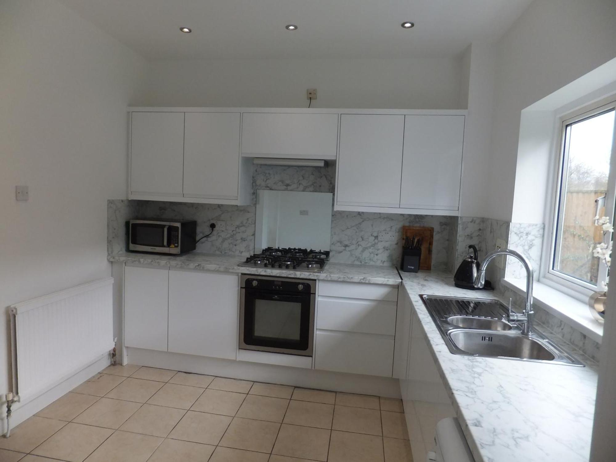 Many Worlds Meet - Eurostar, Wimbledon 30 Mins, Central London, Gatwick 15 Mins - Spacious, Sleeps Up To 16 Plus Cot - Free Wifi, Parking - Next To Lloyd Park, Great For Families, Walkers, Relocators - Ideal For Contractors Croydon Bagian luar foto
