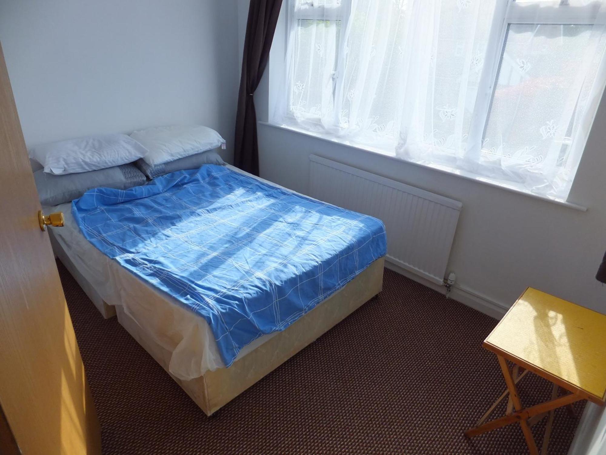 Many Worlds Meet - Eurostar, Wimbledon 30 Mins, Central London, Gatwick 15 Mins - Spacious, Sleeps Up To 16 Plus Cot - Free Wifi, Parking - Next To Lloyd Park, Great For Families, Walkers, Relocators - Ideal For Contractors Croydon Bagian luar foto