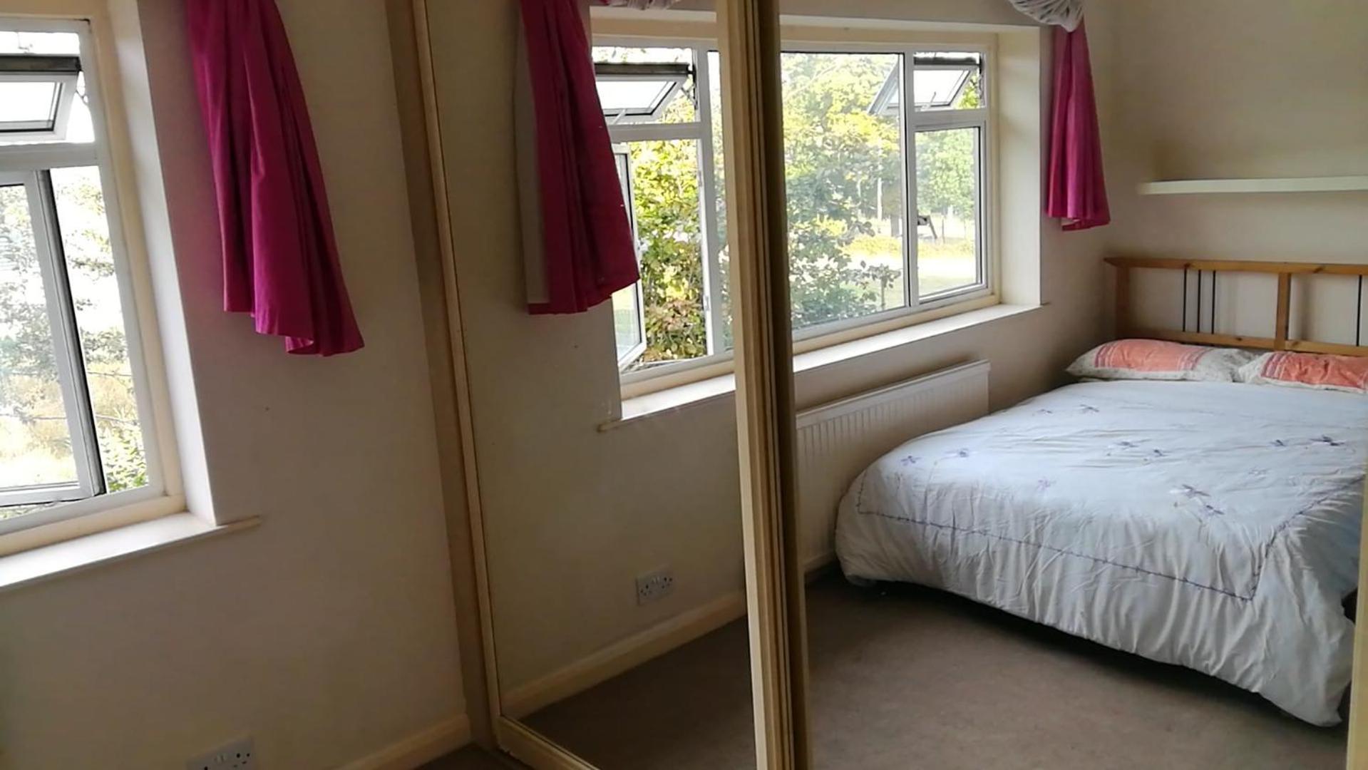 Many Worlds Meet - Eurostar, Wimbledon 30 Mins, Central London, Gatwick 15 Mins - Spacious, Sleeps Up To 16 Plus Cot - Free Wifi, Parking - Next To Lloyd Park, Great For Families, Walkers, Relocators - Ideal For Contractors Croydon Ruang foto